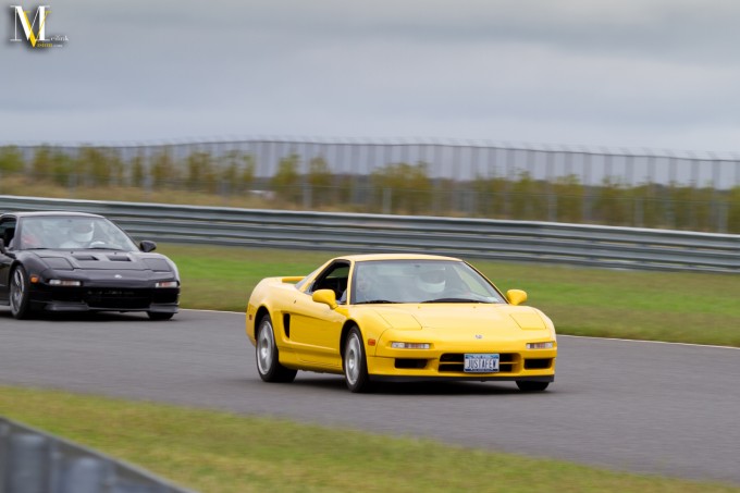 yellownsx_chasedby_blacknsx