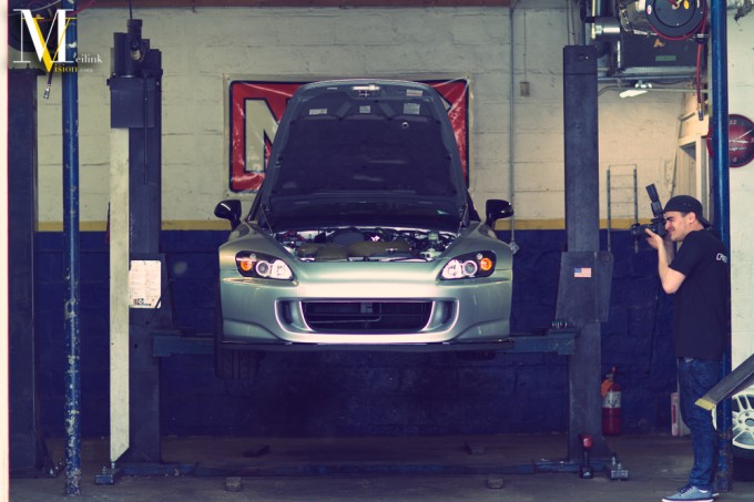 joe_shootingcar