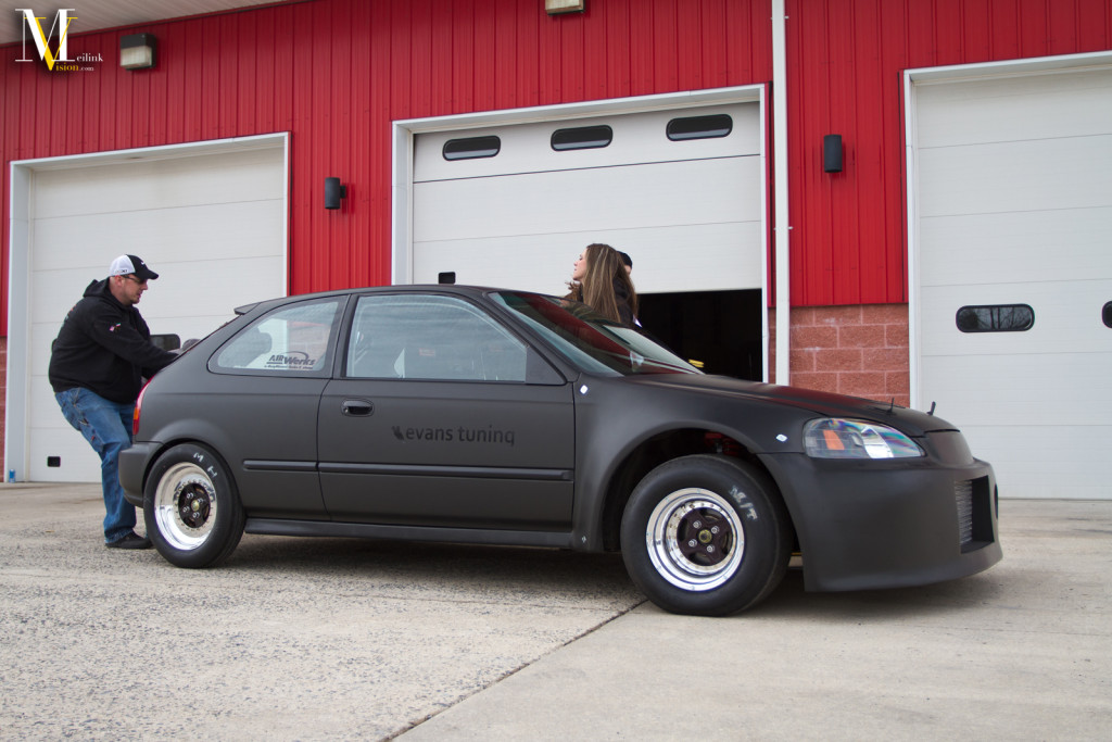 civic_pushing_2